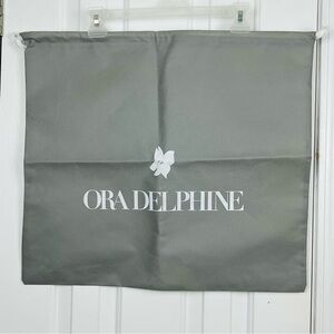Ora Delphine gray drawstring dust bag, 19” x 21”.